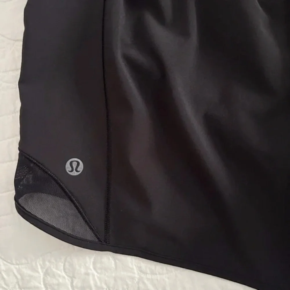 Lululemon Black Women's Hotty Hot Short Long 4” Size 6 W7ARLT - Picture 9 of 15